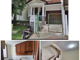 4 Bedroom House for sale in Dukuhpakis, Surabaya, Dukuhpakis