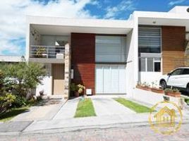 3 Bedroom House for sale in Cumbaya, Pichincha, Cumbaya