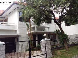 3 Kamar Rumah for rent in Lakarsantri, Surabaya, Lakarsantri