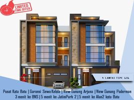 4 Bedroom House for sale in Dukuhpakis, Surabaya, Dukuhpakis