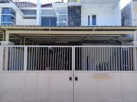 4 Habitación Villa en venta en Rungkut, East Jawa, Rungkut
