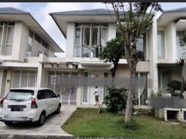 4 Bedroom House for sale in Dukuhpakis, Surabaya, Dukuhpakis