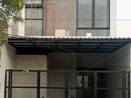3 Habitación Villa en venta en Rungkut, East Jawa, Rungkut