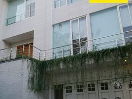 3 Habitación Villa en venta en Dukuhpakis, East Jawa, Dukuhpakis