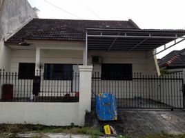 4 Kamar Rumah for rent in Lakarsantri, Surabaya, Lakarsantri