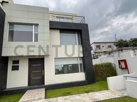 3 Bedroom Villa for sale in Cumbaya, Pichincha, Cumbaya