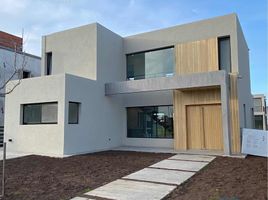 4 Habitación Casa en venta en Escobar, Buenos Aires, Escobar