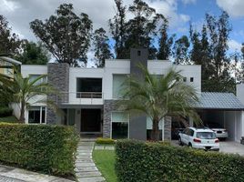 4 Bedroom House for sale in Nayon, Quito, Nayon