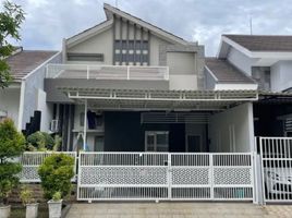 4 Bedroom House for sale in Gayungan, Surabaya, Gayungan