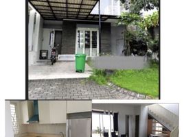 4 Habitación Villa en venta en Wiyung, East Jawa, Wiyung