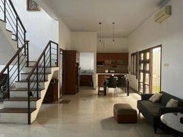 7 Bedroom House for sale in Antique Market, Menteng, Tebet