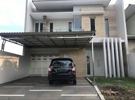 5 Bedroom House for sale in Dukuhpakis, Surabaya, Dukuhpakis