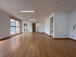 98 m² Office for rent in Colombia, Bogotá, Cundinamarca, Colombia