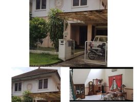 4 Bedroom House for sale in Dukuhpakis, Surabaya, Dukuhpakis