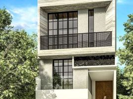 4 Schlafzimmer Villa zu verkaufen in Wiyung, East Jawa, Wiyung