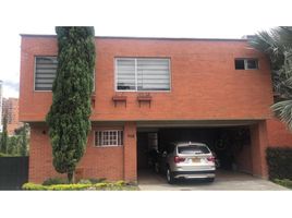 4 Bedroom House for sale in Bare Foot Park (Parque de los Pies Descalzos), Medellin, Medellin