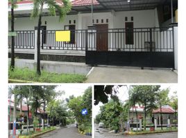 3 Bedroom House for sale in Jambangan, Surabaya, Jambangan