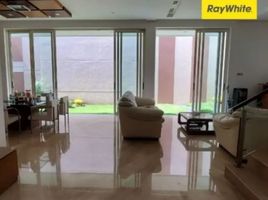 6 Bedroom House for sale in Dukuhpakis, Surabaya, Dukuhpakis