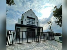 3 Bedroom House for sale in Tembalang, Semarang, Tembalang