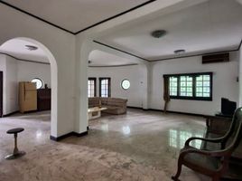  Villa for sale in Kebayoran Lama, Jakarta Selatan, Kebayoran Lama