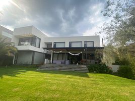 4 Bedroom House for sale in Nayon, Quito, Nayon