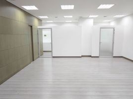 70 m² Office for rent in Parque de los Pies Descalzos, Medellín, Medellín