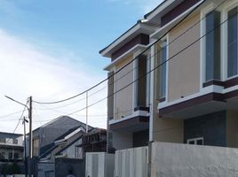 4 Habitación Villa en venta en Rungkut, East Jawa, Rungkut