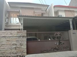 5 Bedroom House for sale in Dukuhpakis, Surabaya, Dukuhpakis