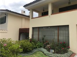 4 Bedroom House for sale in Templo Bogotá Colombia, Bogota, Bogota