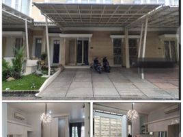 4 Bedroom House for sale in Dukuhpakis, Surabaya, Dukuhpakis