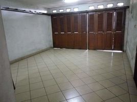 6 Kamar Rumah for sale in Sukasari, Bandung, Sukasari