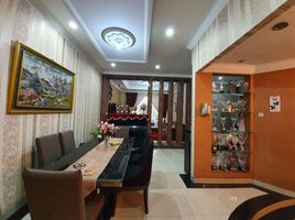 5 Bedroom House for sale in Ciputat, Tangerang, Ciputat