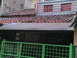 4 Bedroom House for sale in Jambangan, Surabaya, Jambangan