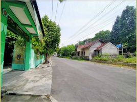  Tanah for sale in Yogyakarta, Seyegan, Sleman, Yogyakarta