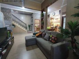 5 Bedroom House for sale in Jambangan, Surabaya, Jambangan