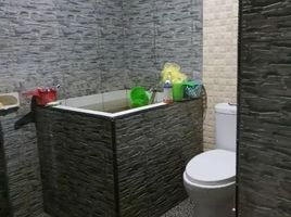 Maison 4 chambre à vendre à Wiyung, East Jawa, Wiyung, Surabaya