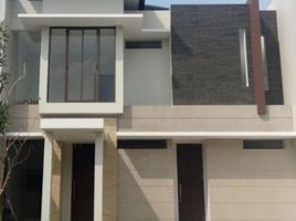 5 Bedroom House for sale in Surabaya, East Jawa, Lakarsantri, Surabaya