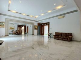 6 Bedroom House for sale in Universitas Katolik Indonesia Atma Jaya, Tanah Abang, Kebayoran Lama