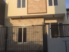 4 Bedroom House for sale in Dukuhpakis, Surabaya, Dukuhpakis