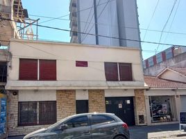 4 Bedroom House for sale in Lanus, Buenos Aires, Lanus