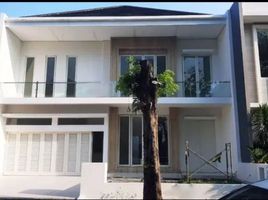 4 Bedroom House for sale in Lakarsantri, East Jawa, Lakarsantri
