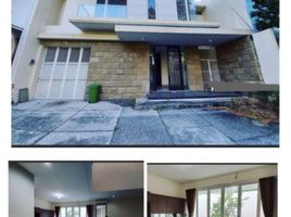 5 Bedroom House for sale in Wiyung, Surabaya, Wiyung