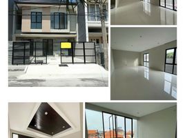 5 Bedroom House for sale in Siloam Hospitals Surabaya, Gubeng, Gubeng