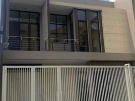 4 Habitación Casa en venta en Tenggilis Mejoyo, East Jawa, Tenggilis Mejoyo