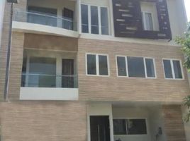 23 Habitación Casa en venta en Dukuhpakis, East Jawa, Dukuhpakis