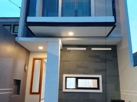 4 Habitación Villa en venta en Rungkut, East Jawa, Rungkut
