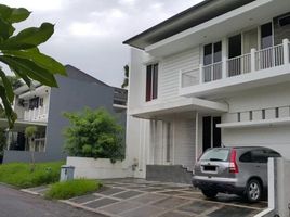 4 Kamar Rumah for rent in Lakarsantri, Surabaya, Lakarsantri