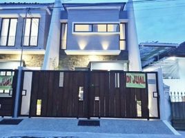 3 Habitación Villa en venta en Rungkut, East Jawa, Rungkut