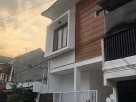 4 Schlafzimmer Haus zu verkaufen in Karangpilang, East Jawa, Karangpilang