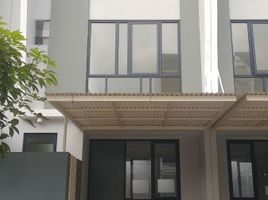 3 Kamar Rumah for rent in Lakarsantri, Surabaya, Lakarsantri